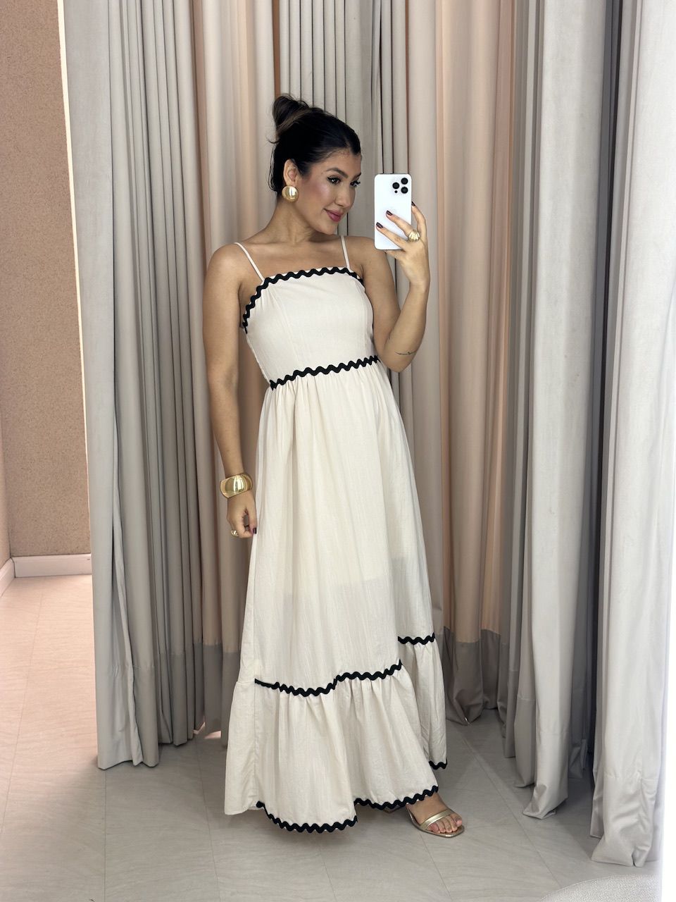 VESTIDO CÉLIA LONGUETE AREIA