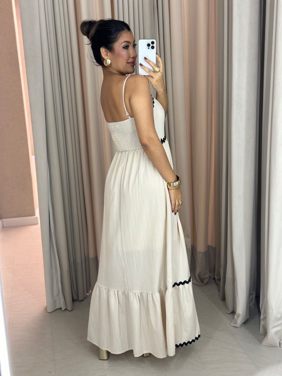 VESTIDO CÉLIA LONGUETE AREIA