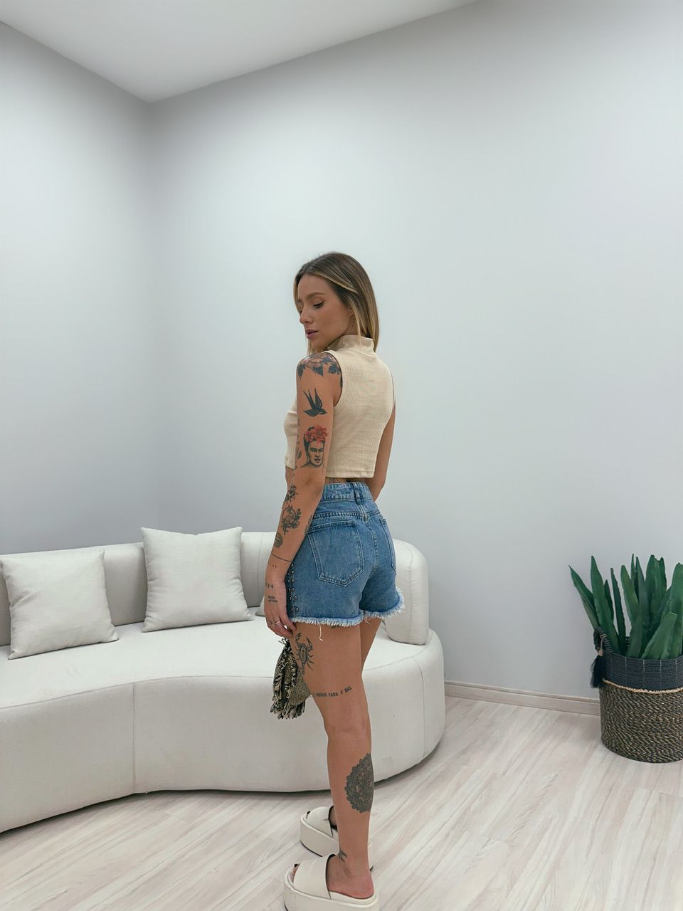 CROPPED CARLA CANELADO NUDE
