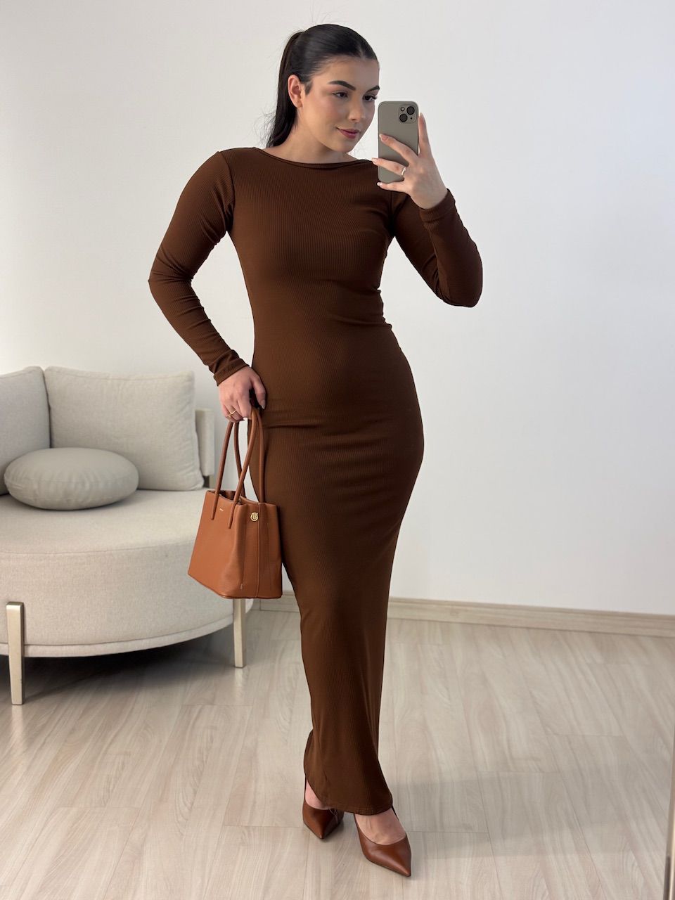 VESTIDO ATLANTA CANELADO MARROM - 0064120054 - CAROLLA FERRARO