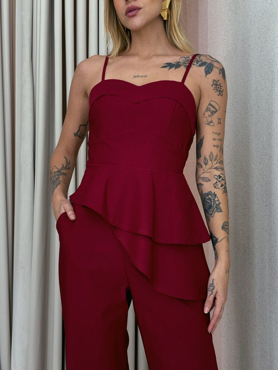 CONJUNTO THAYSE ASSIMÉTRICO CHERRY RED