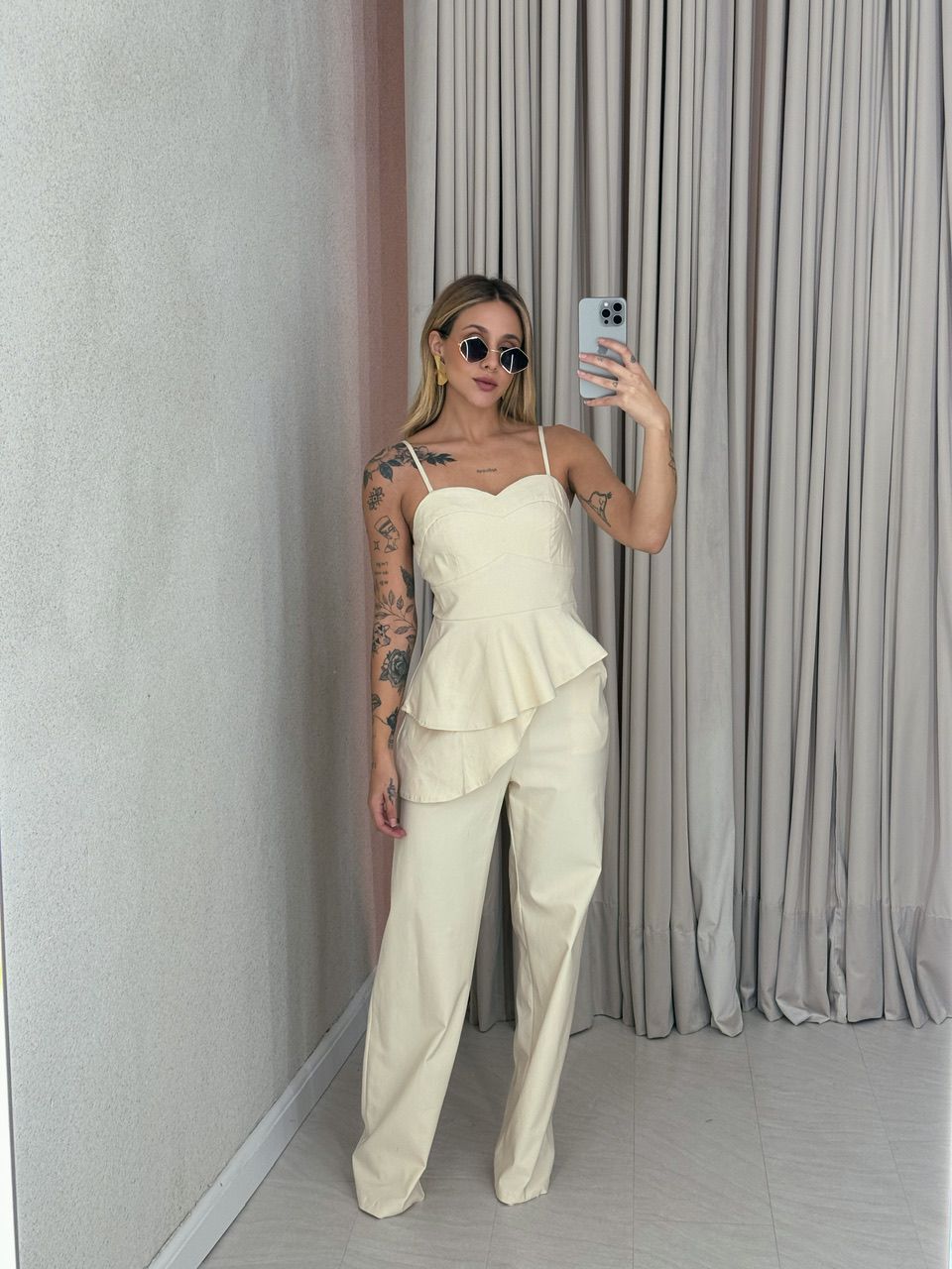 CONJUNTO THAYSE ASSIMÉTRICO MARFIM
