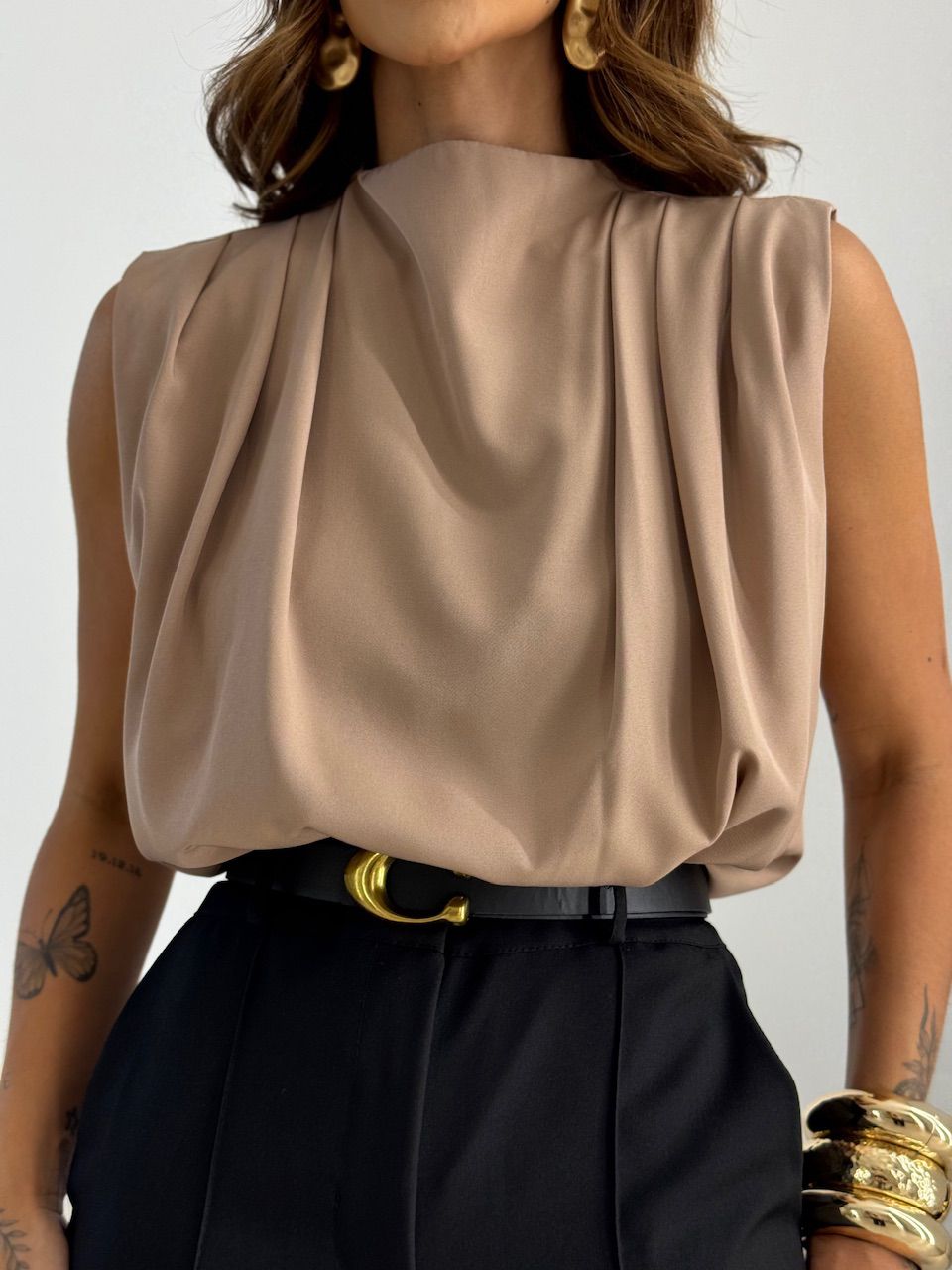 BLUSA LUARA PREGAS CAPUCCINO 