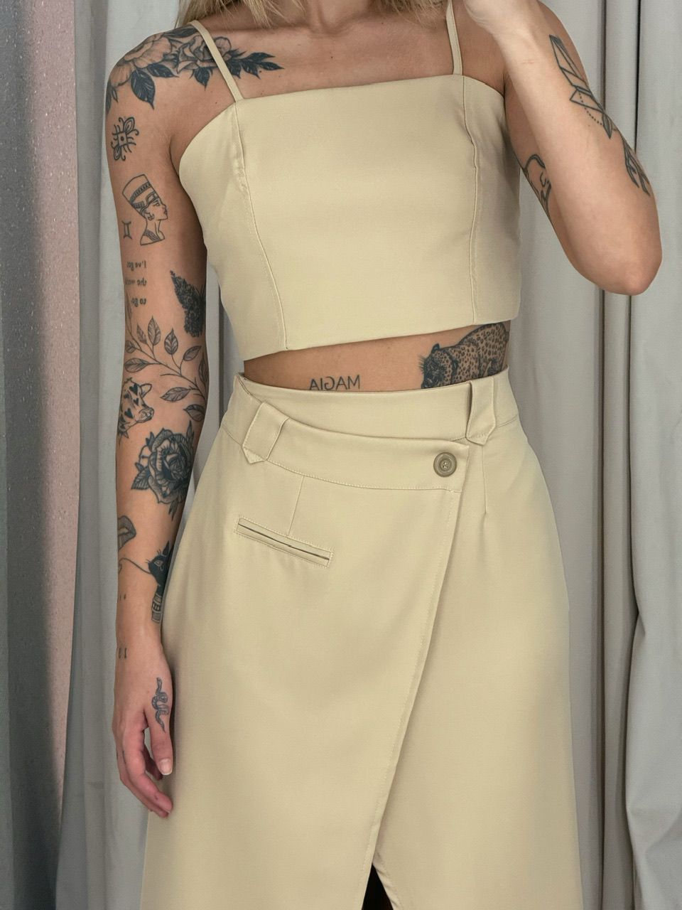 CONJUNTO FELISIA TOP SAIA MIDI Areia