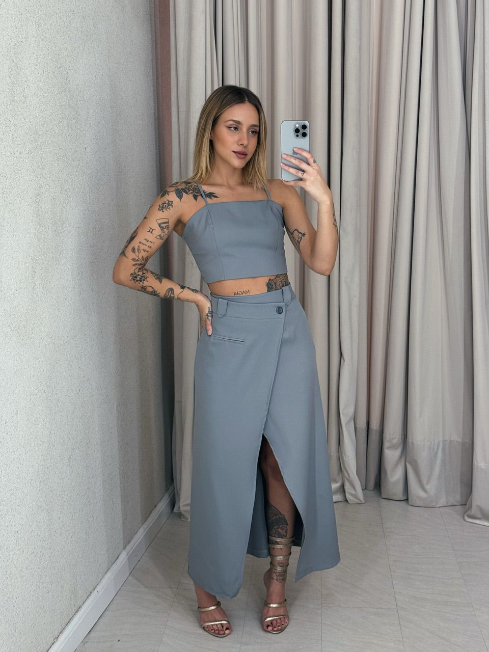 CONJUNTO FELISIA TOP SAIA MIDI Cinza