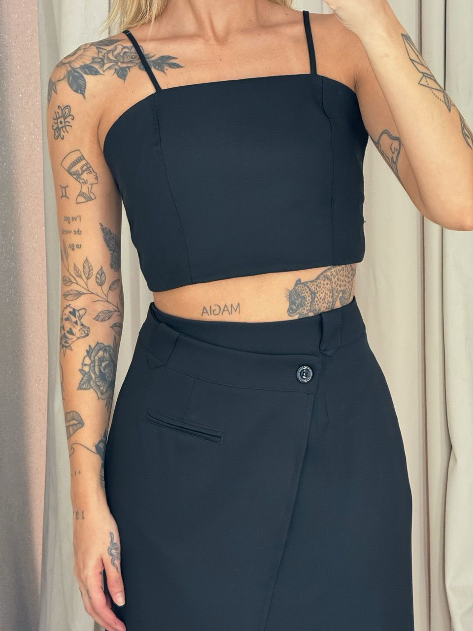 CONJUNTO FELISIA TOP SAIA MIDI preto