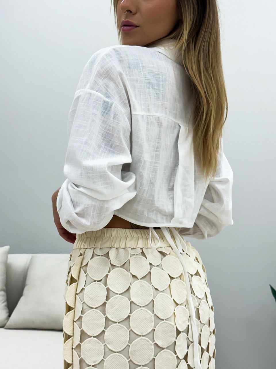 CROPPED CAMISA MANGA LONGA OFF