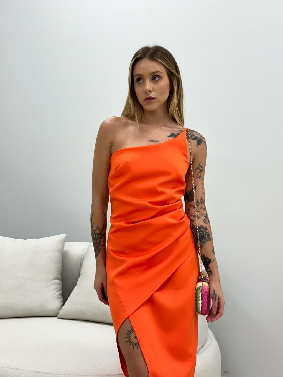 VESTIDO FENDA DRAPEADO LARANJA