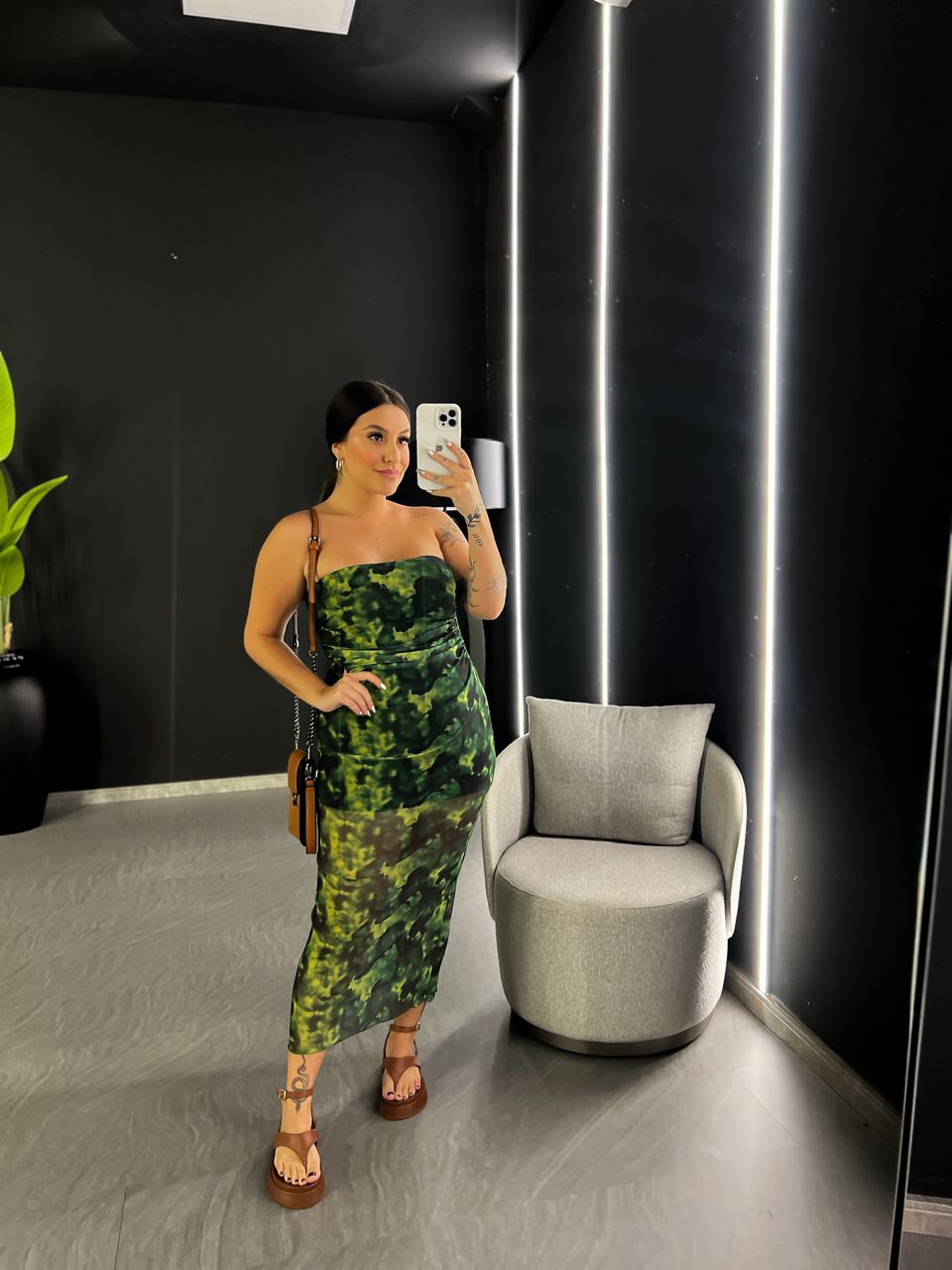 VESTIDO TULE CARLA TOMARA QUE CAIA VERDE