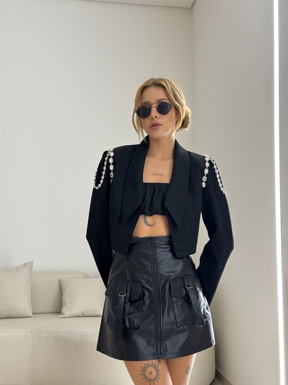 BLAZER OMBRO BORDADO PRETO