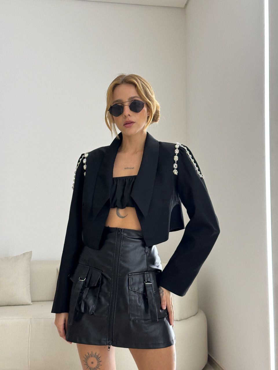 BLAZER OMBRO BORDADO PRETO - 0050810032 - CAROLLA FERRARO