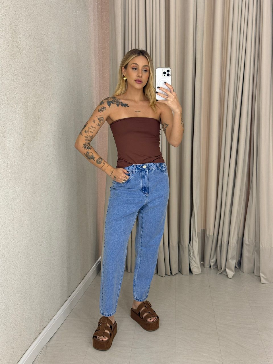 BLUSA ALINE TOMARA QUE CAIA Marrom
