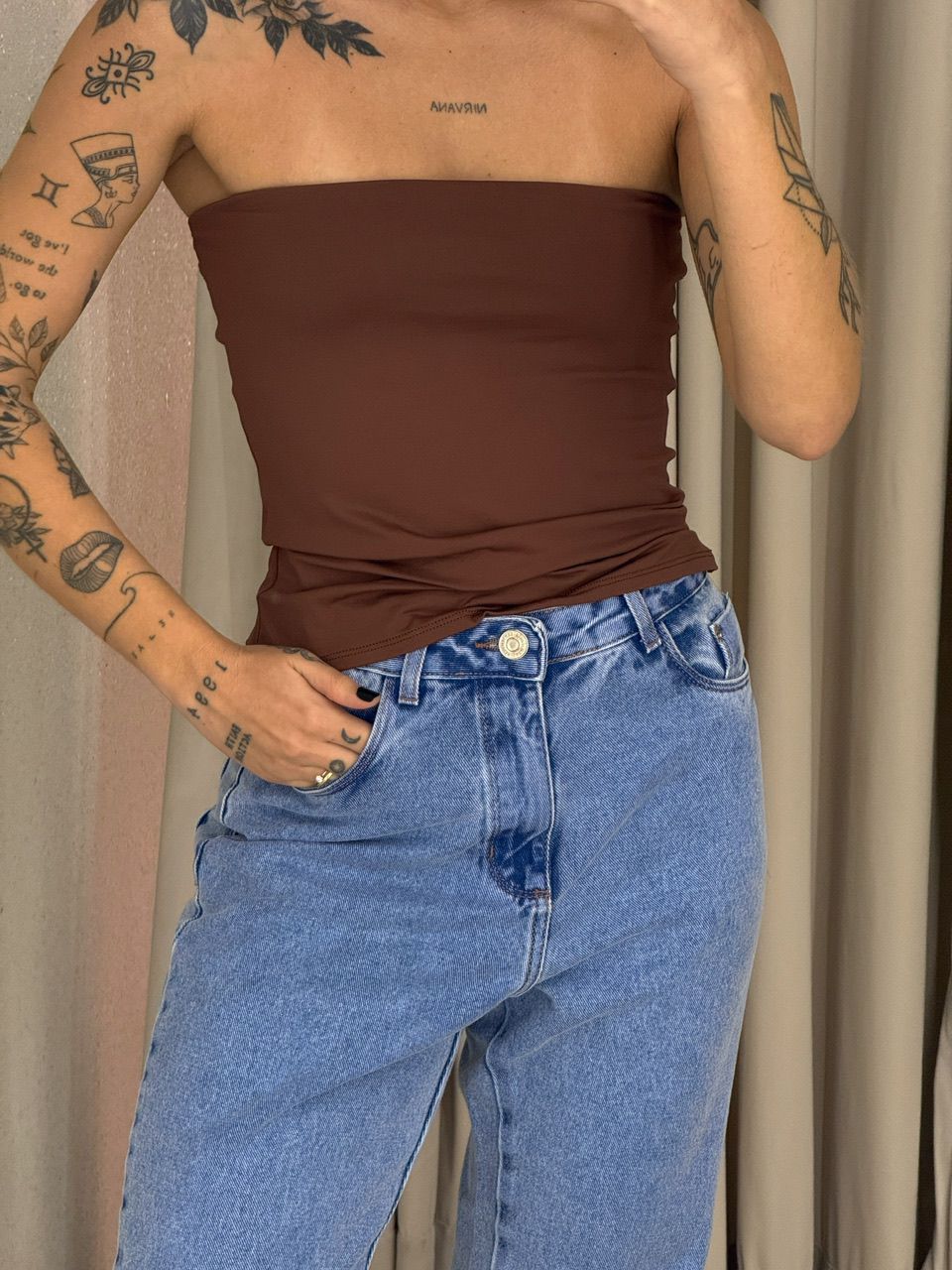 BLUSA ALINE TOMARA QUE CAIA Marrom