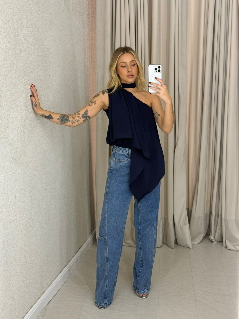 BLUSA ZOE GOLA ASSIMÉTRICA MARINHO