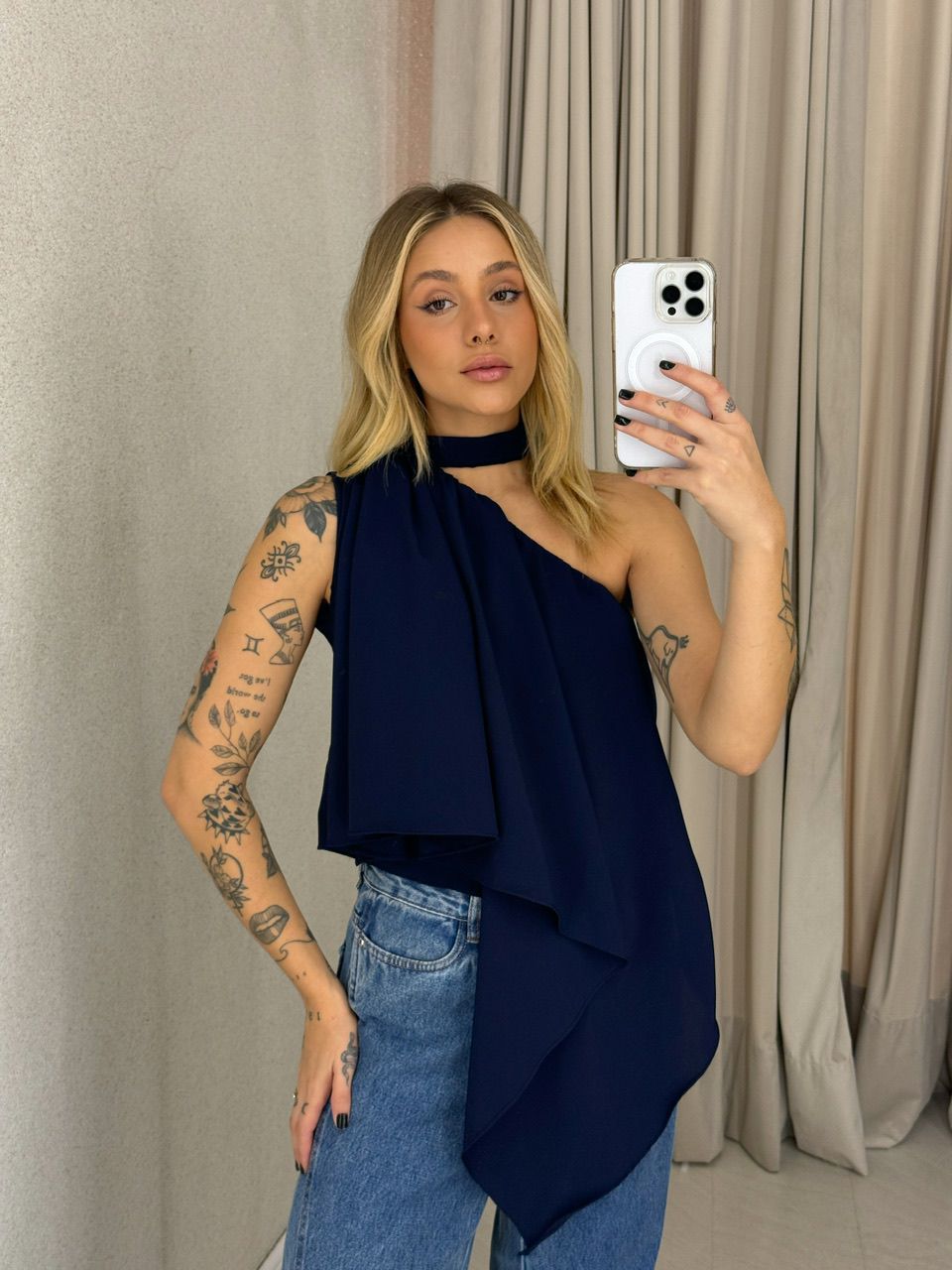 BLUSA ZOE GOLA ASSIMÉTRICA MARINHO - 0061870055 - CAROLLA FERRARO