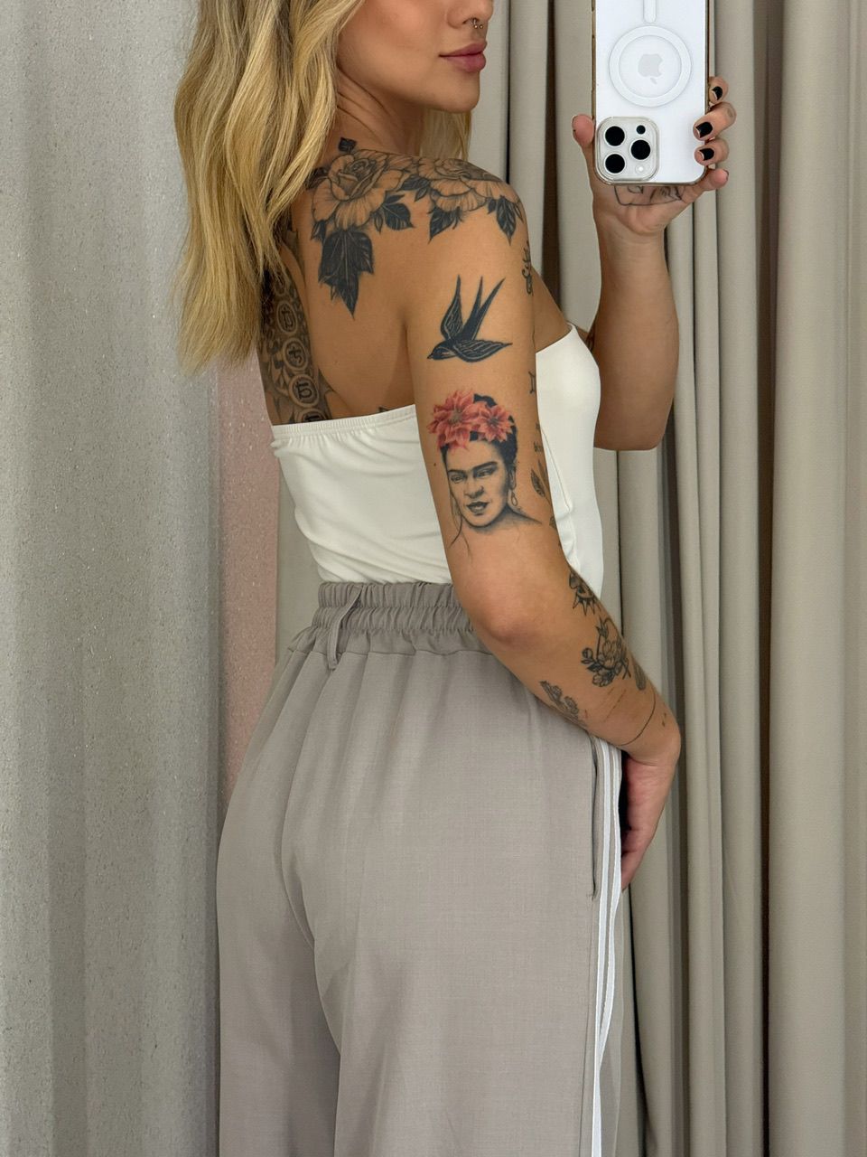 CALÇA KATHERINE LISTRAS CAQUI
