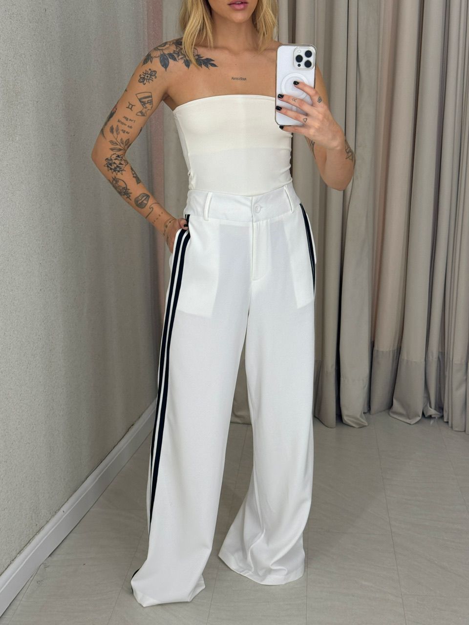 CALÇA KATHERINE LISTRAS OFF