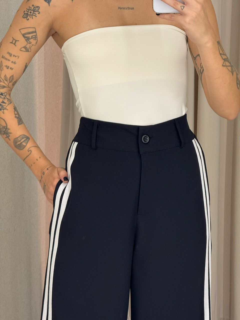 CALÇA KATHERINE LISTRAS PRETA