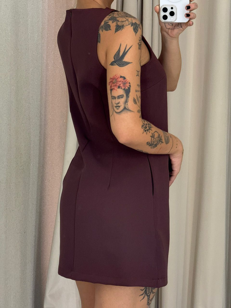 VESTIDO AGATHA CURTO CAVADO Marrom