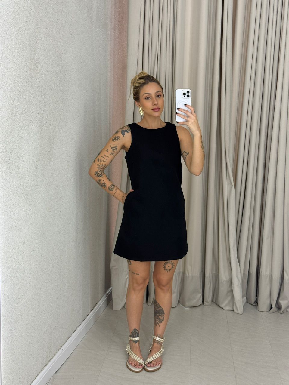 VESTIDO AGATHA CURTO CAVADO preto