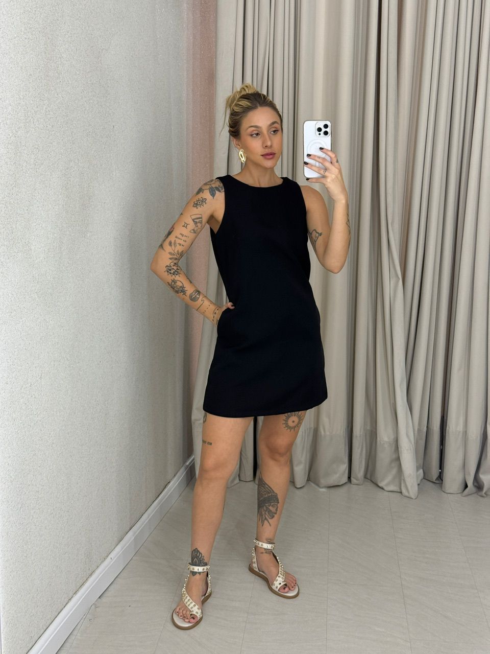 VESTIDO AGATHA CURTO CAVADO preto