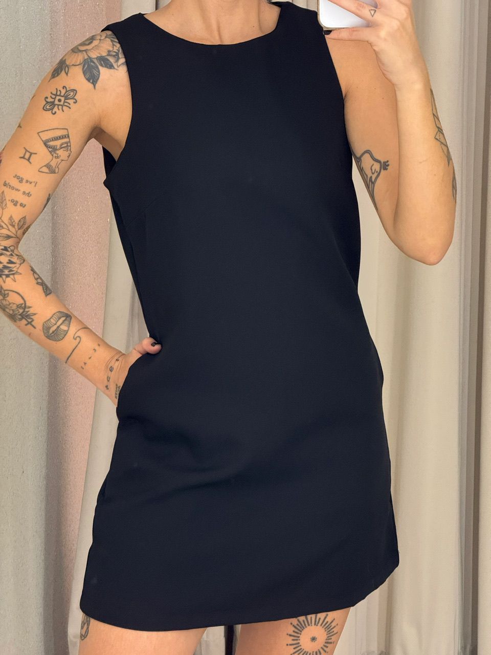 VESTIDO AGATHA CURTO CAVADO preto