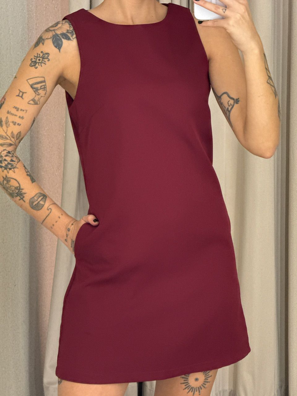 VESTIDO AGATHA CURTO CAVADO VINHO