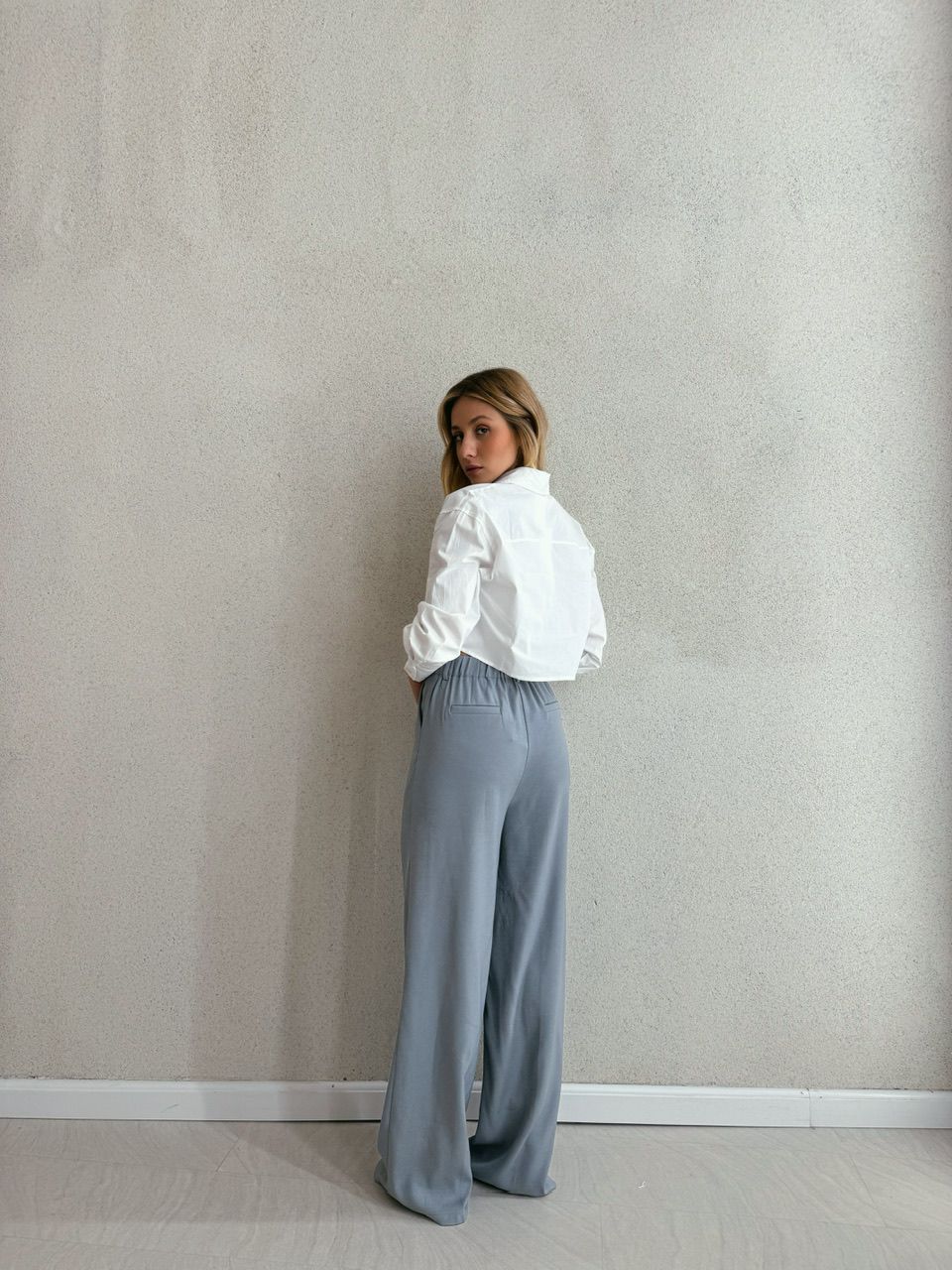 CALÇA CARLA PANTALONA CINZA