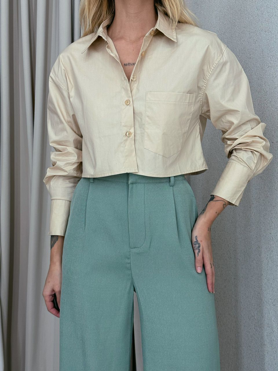 CAMISA CROPPED LUNA NUDE