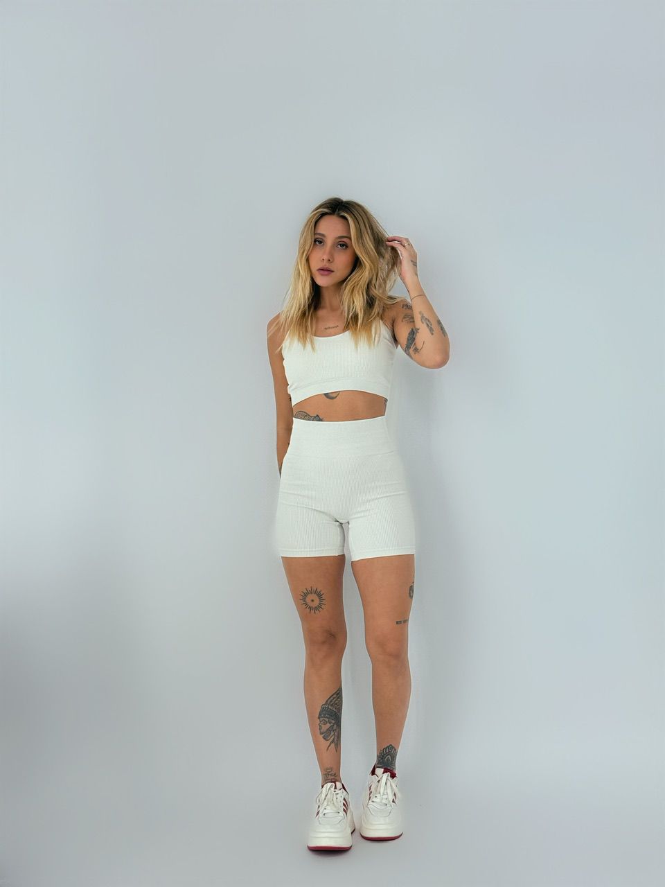 CONJUNTO TOP ALÇA SHORT AREIA - 0054000110 - CAROLLA FERRARO