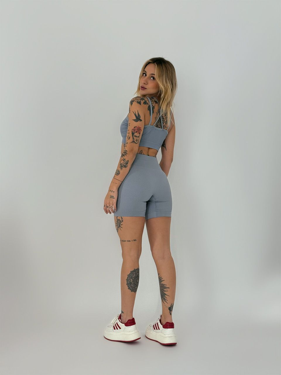 CONJUNTO TOP ALÇA SHORT CINZA