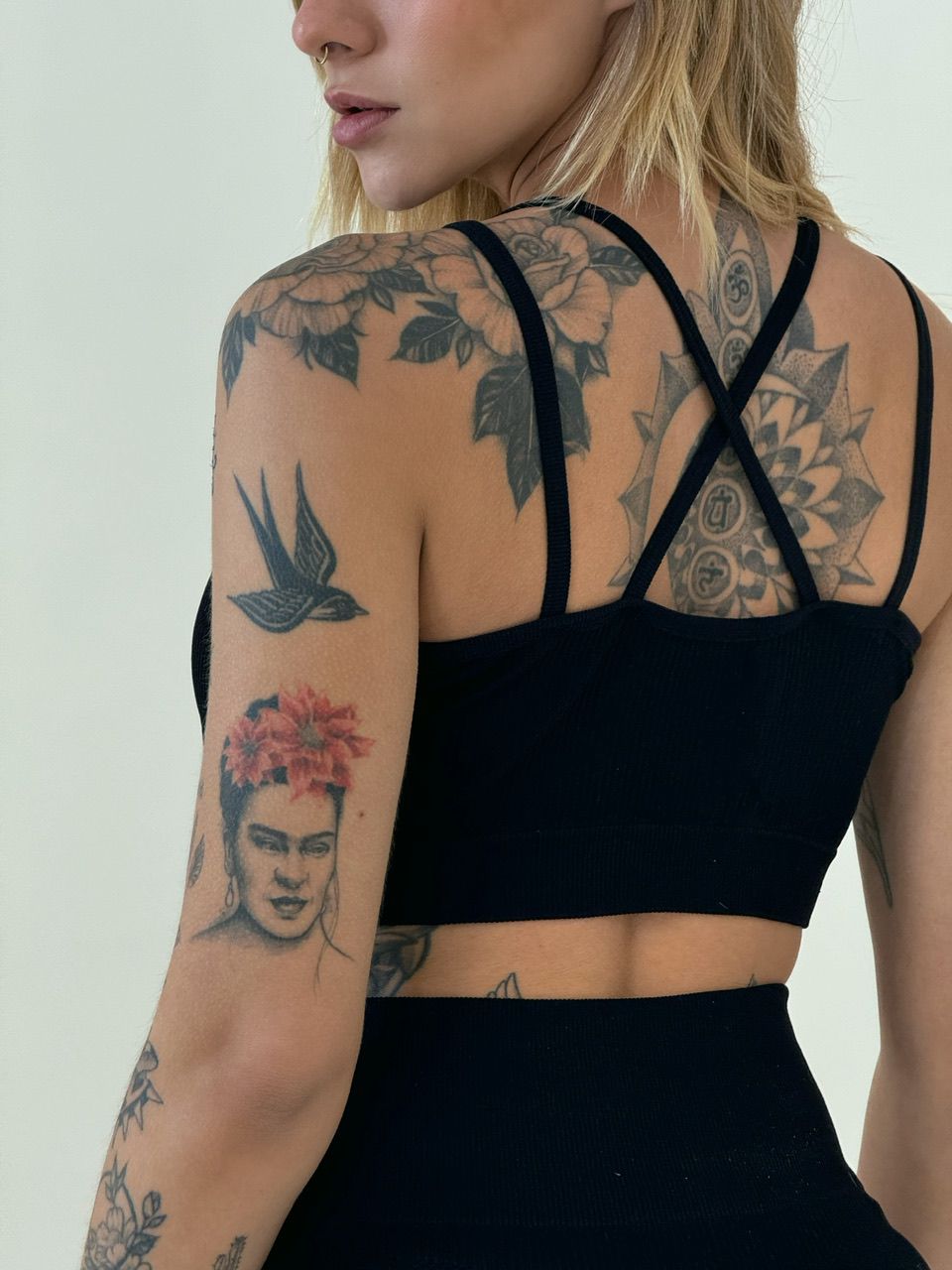CONJUNTO TOP ALÇA SHORT PRETO