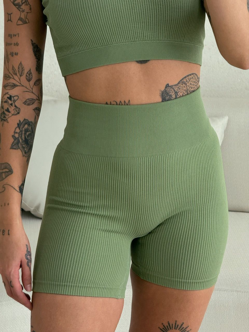 CONJUNTO TOP ALÇA SHORT VERDE