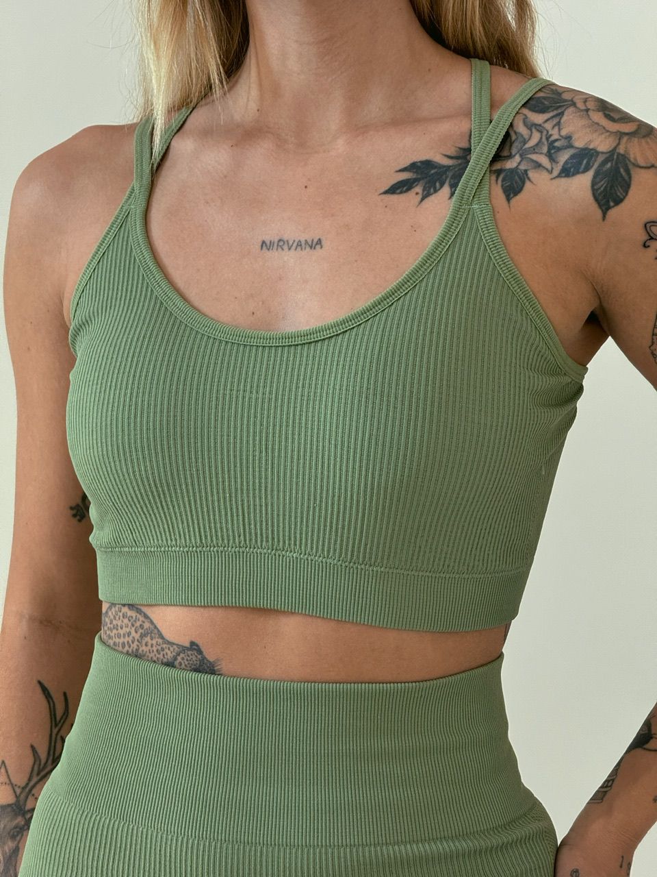 CONJUNTO TOP ALÇA SHORT VERDE