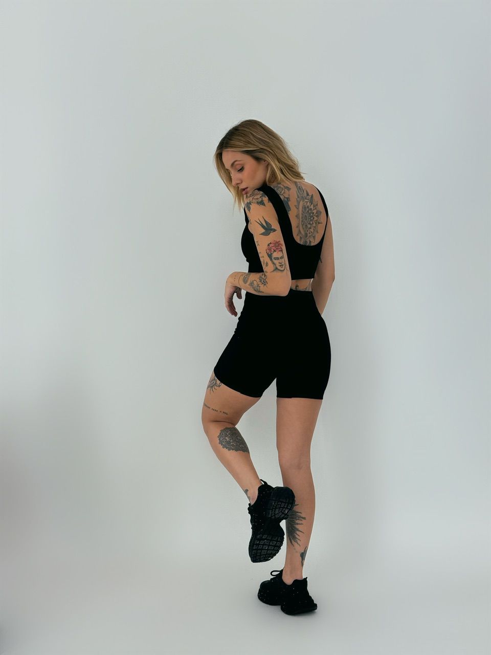 SHORT FITNESS CÓS ALTO PRETO