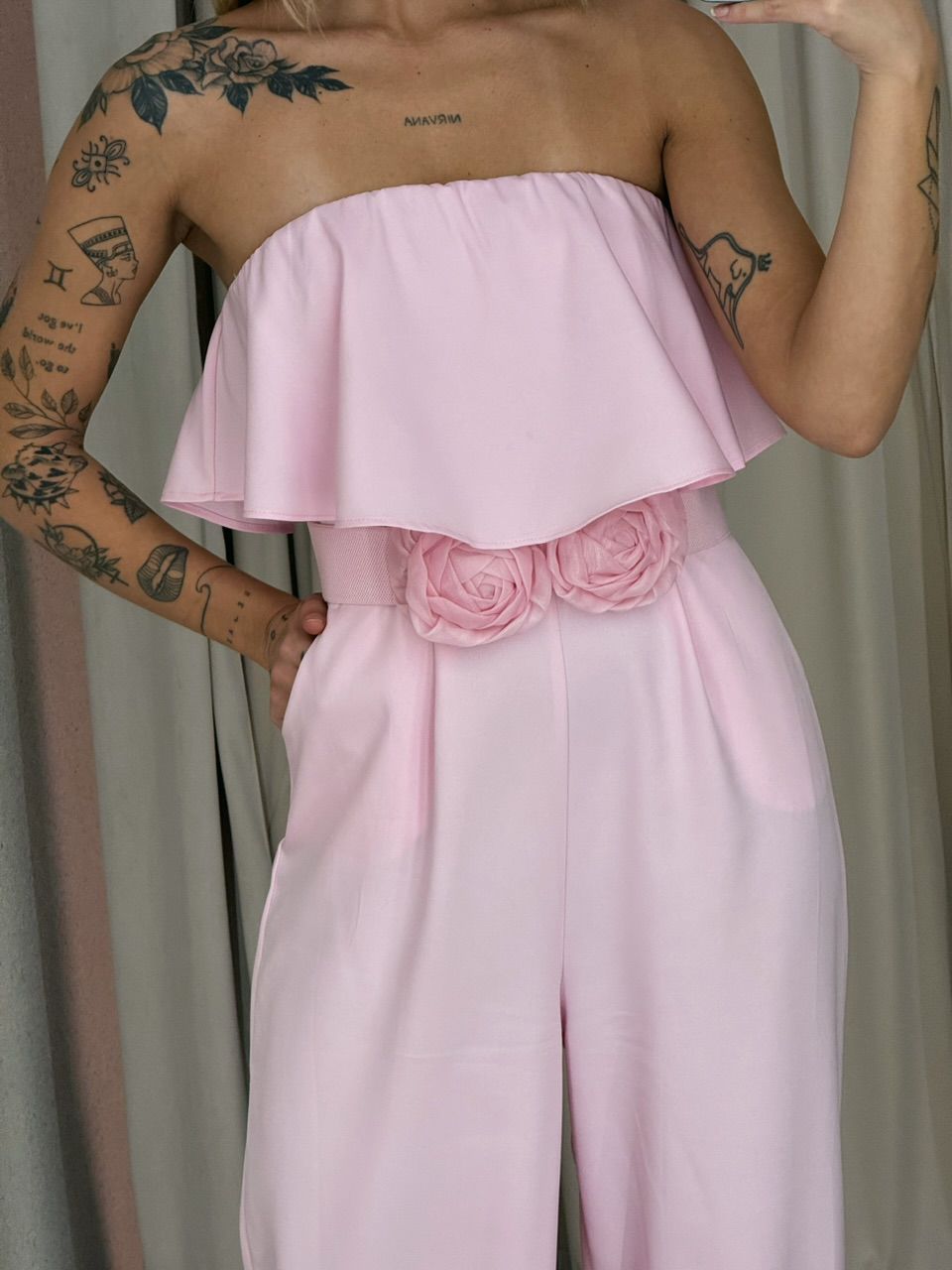 MACACÃO TOMARA QUE CAIA ROSA