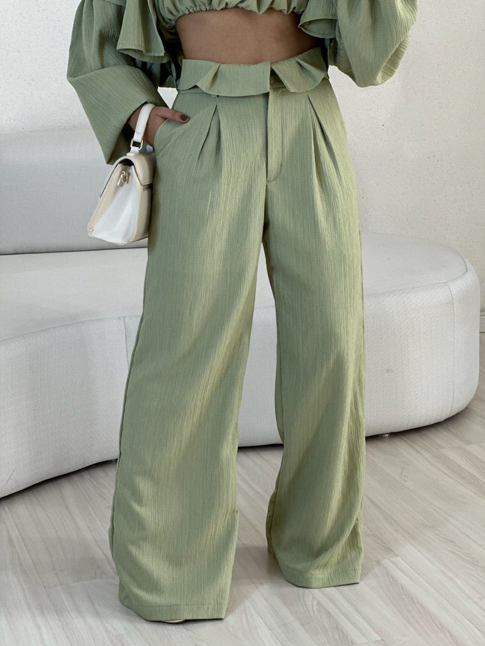 CALÇA CF CLOCHARD PISTACHE - 0055600145 - CAROLLA FERRARO