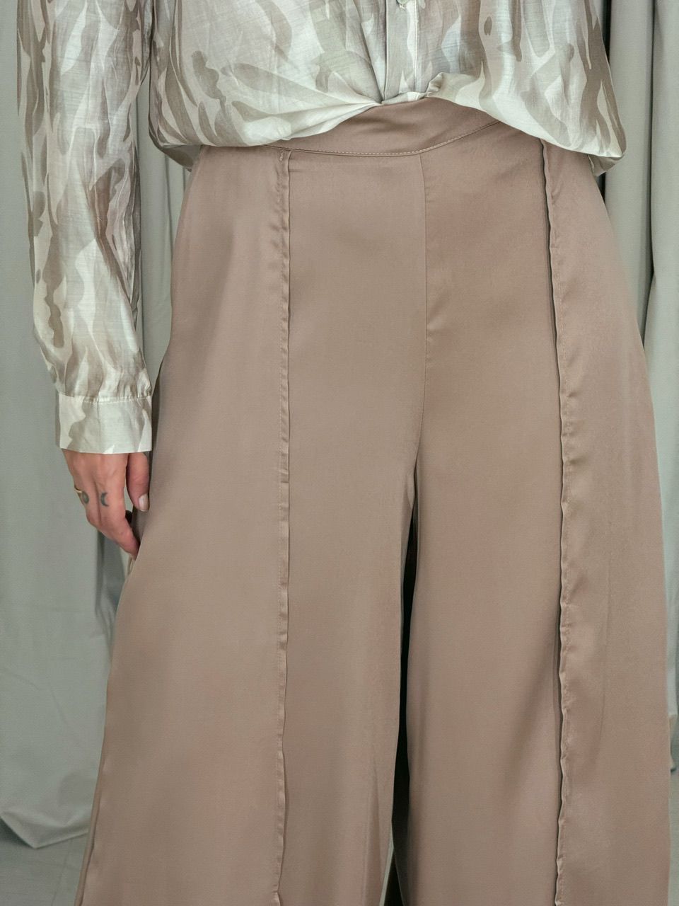 CALÇA SOFIA ACETINADA Marrom