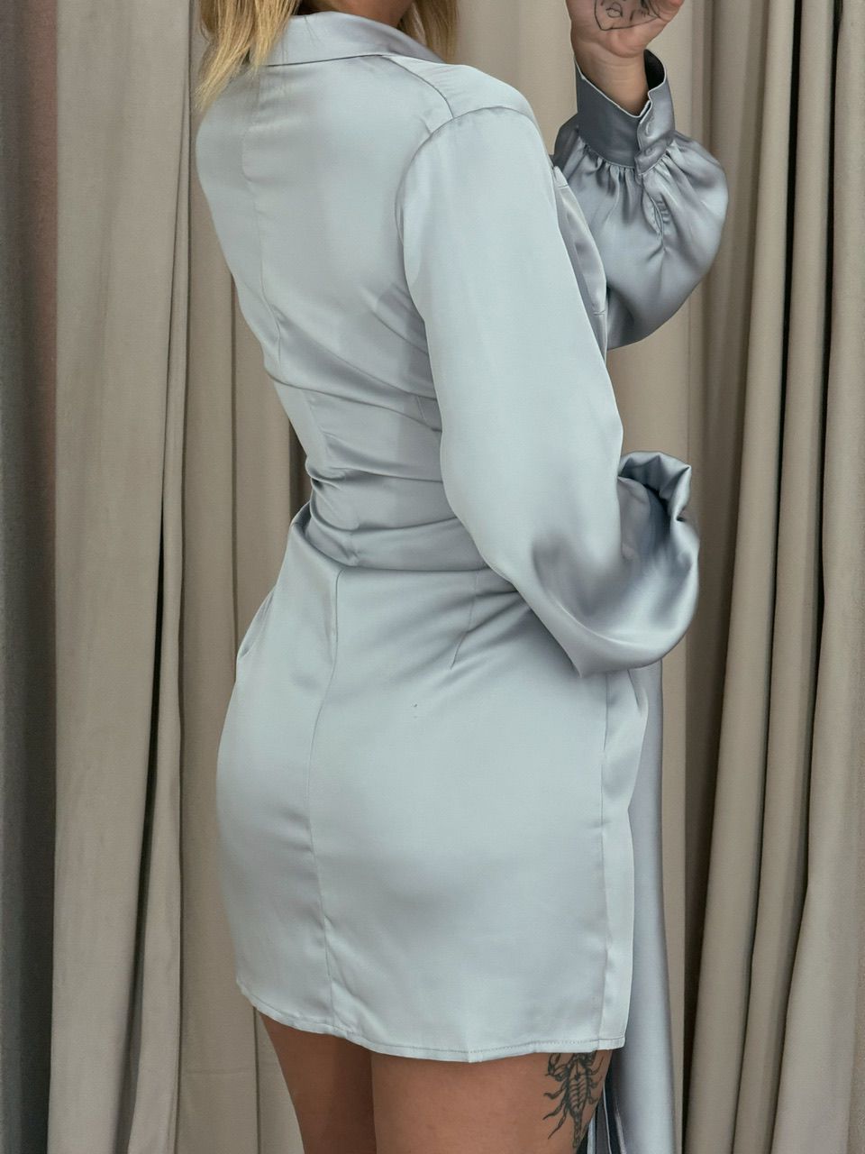 VESTIDO RAFAELA ACETINADO Cinza