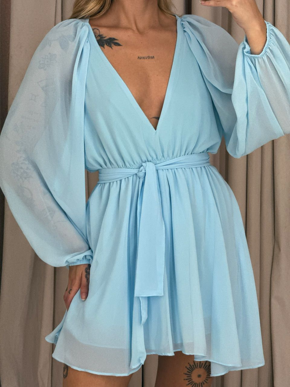 VESTIDO CINTIA DECOTE AZUL