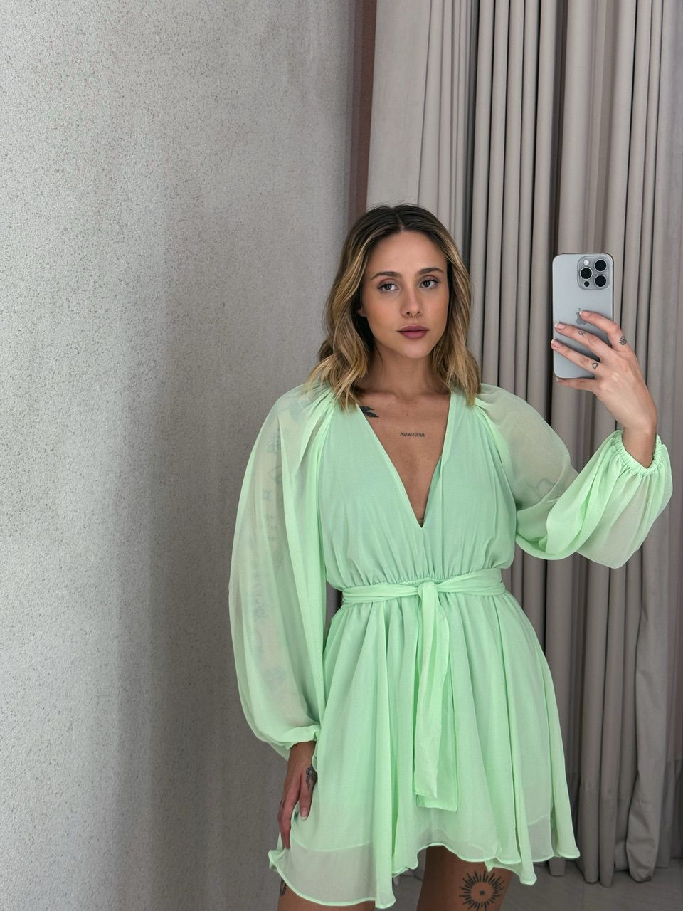 VESTIDO CINTIA DECOTE VERDE