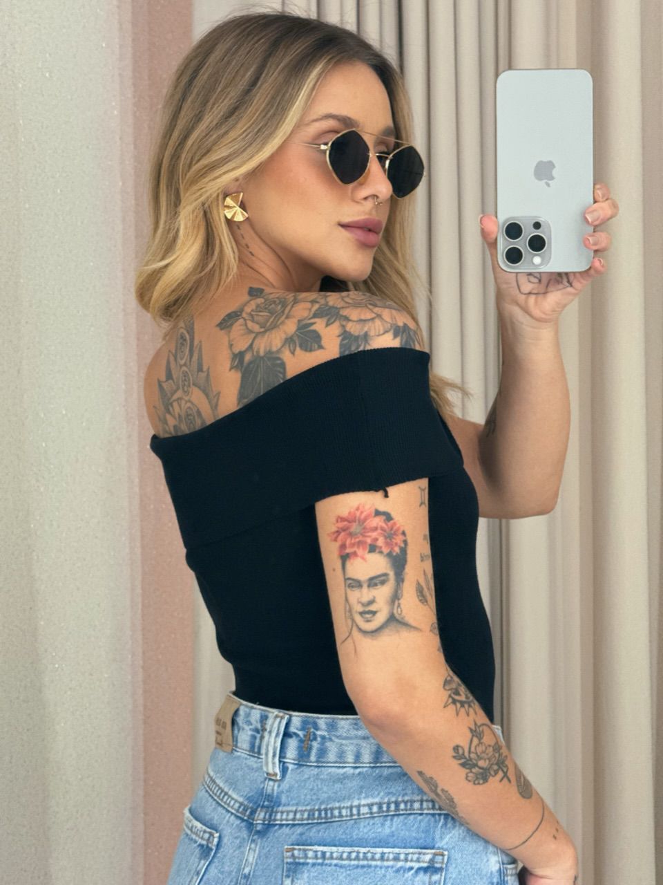 BLUSA ARIANA OMBRO A OMBRO PRETA