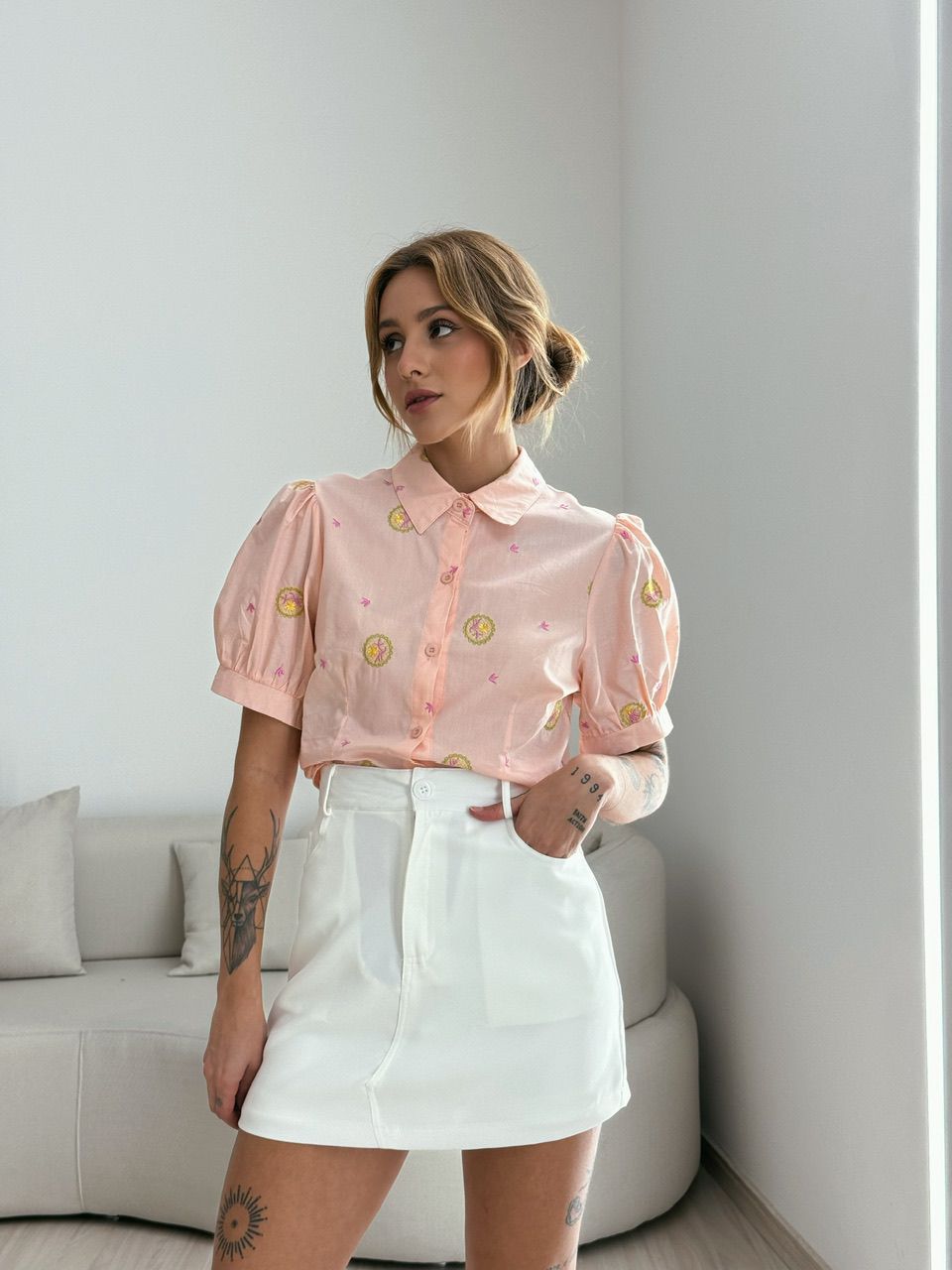 CAMISA MARIANE CURTA ROSA CLARO - 0050890030 - CAROLLA FERRARO