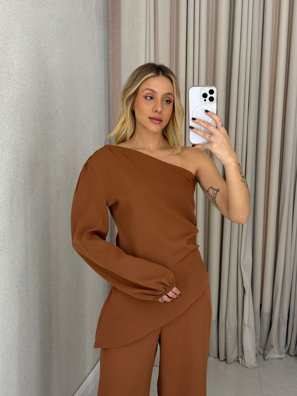 CONJUNTO DENISE NULA MANGA MARROM