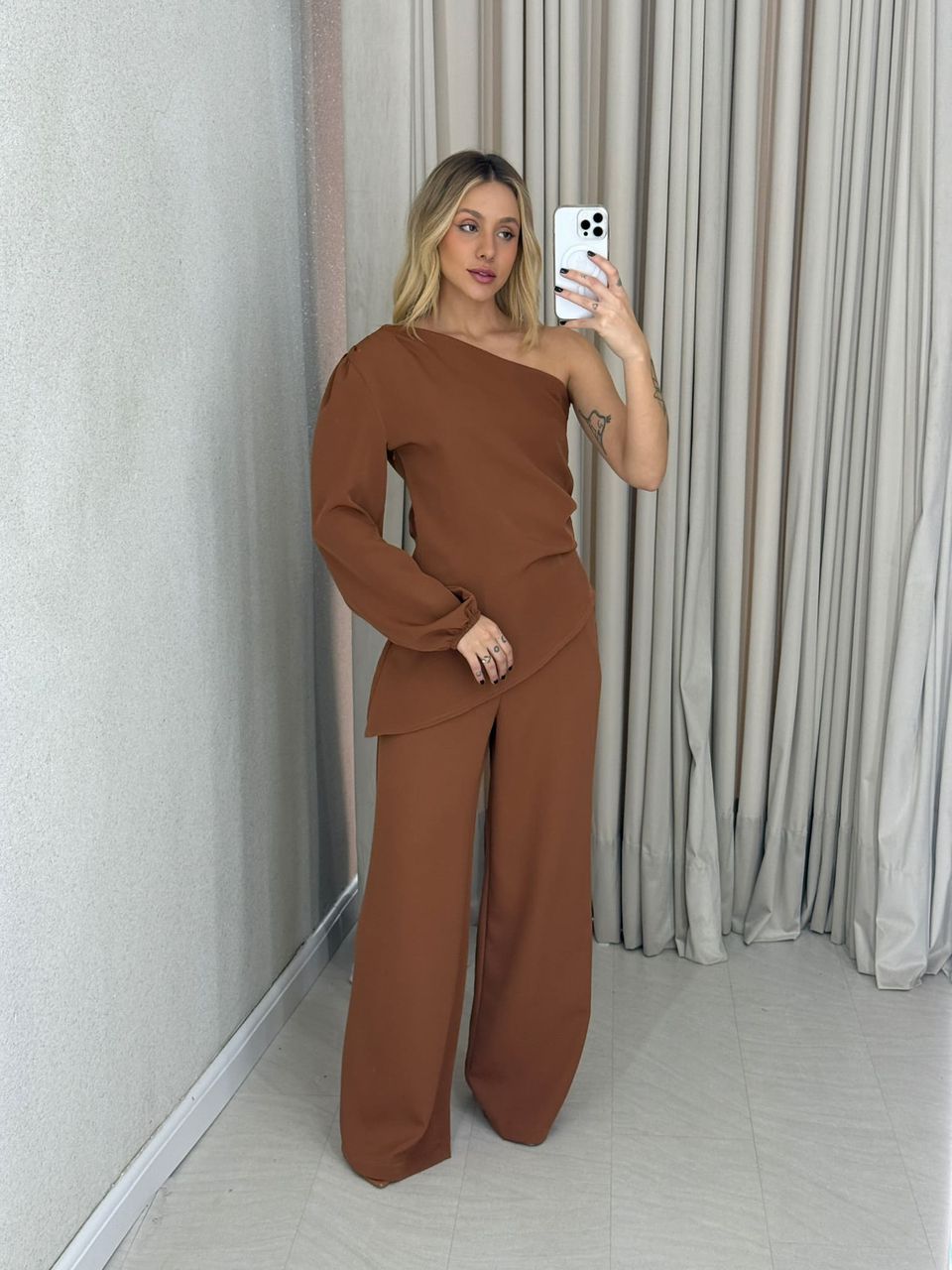CONJUNTO DENISE NULA MANGA MARROM