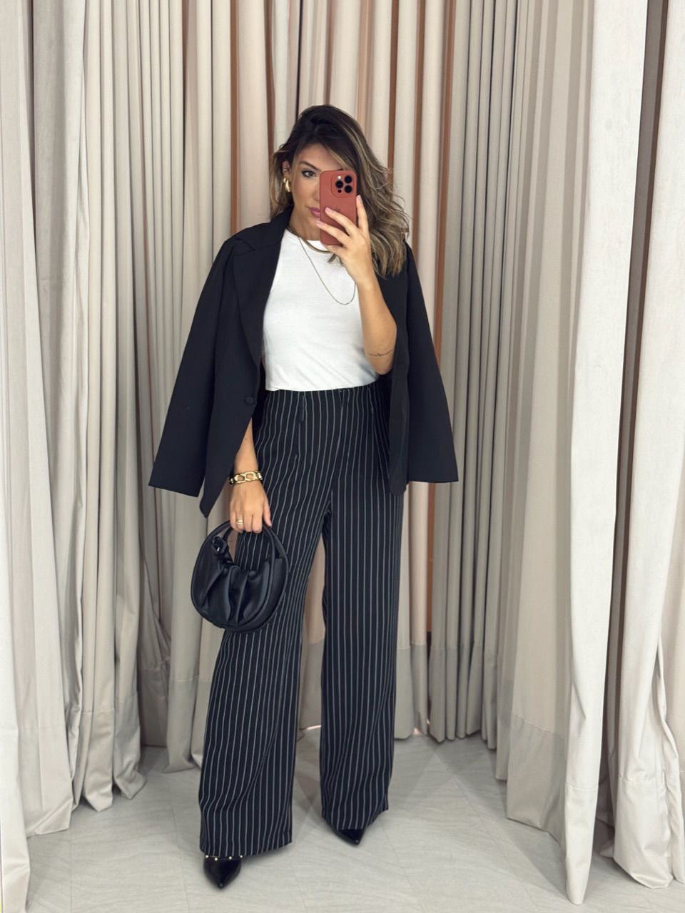 CALÇA RAFAELA RISCA DE GIZ PRETA - 0051960033 - CAROLLA FERRARO