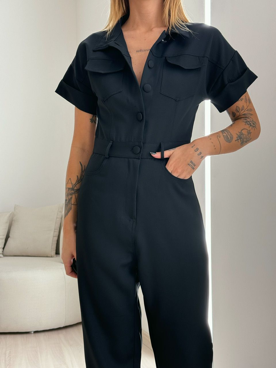 MACACÃO LUIZA BOTÕES PRETO