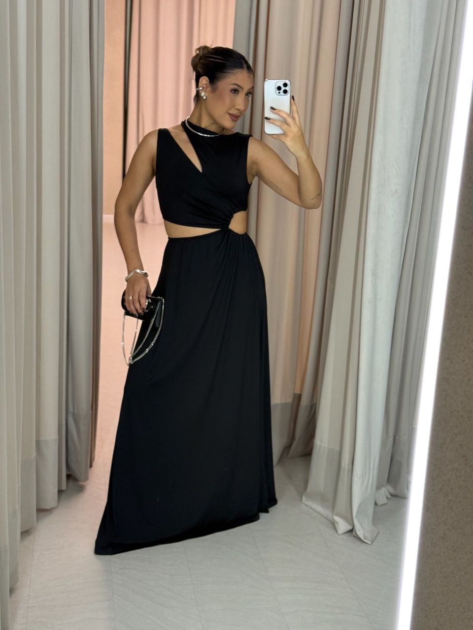 VESTIDO JORDANA DECOTE PRETO