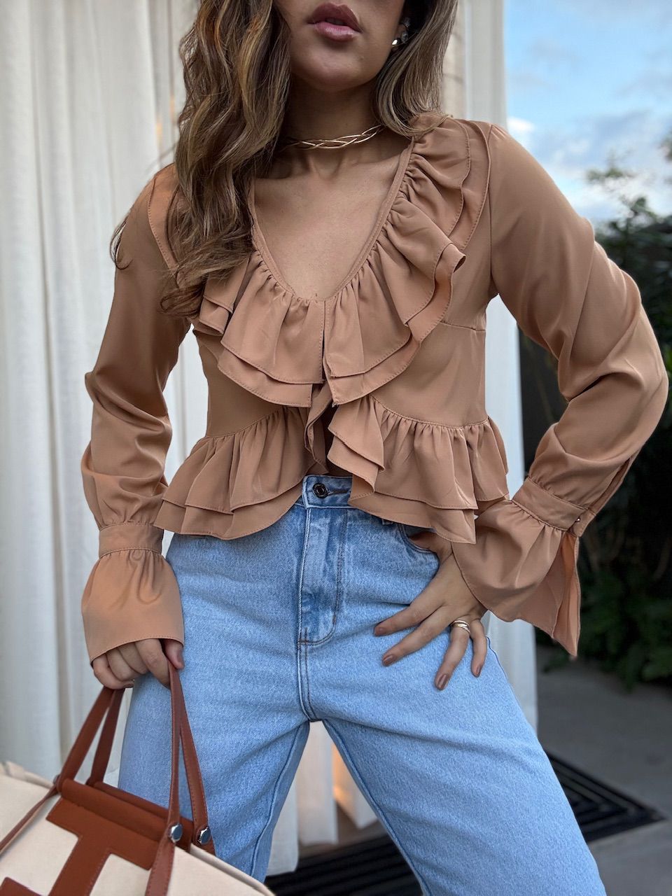 BLUSA JESSICA BABADOS NUDE - 0065660049 - CAROLLA FERRARO
