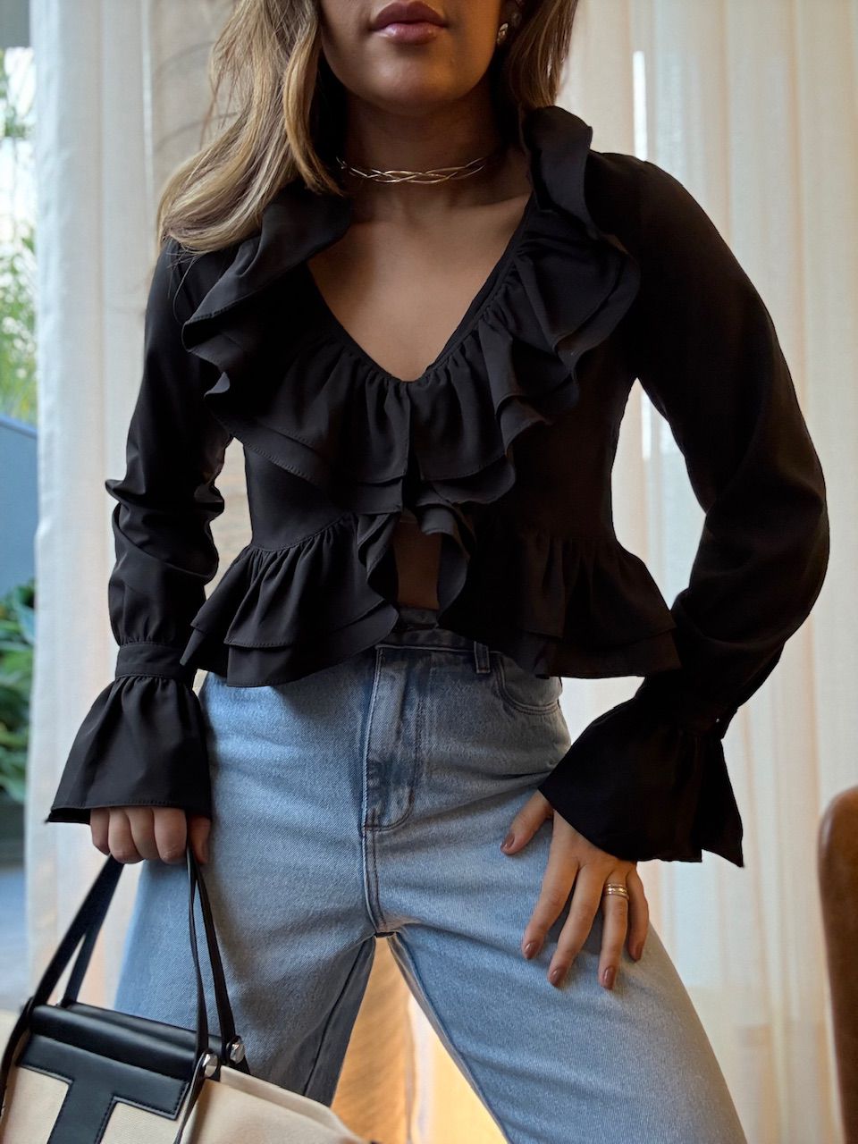 BLUSA JESSICA BABADOS PRETA - 0065660033 - CAROLLA FERRARO